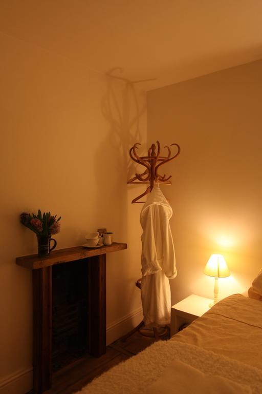 Bed and Breakfast Moon In The Apple Tree Glastonbury Habitación foto